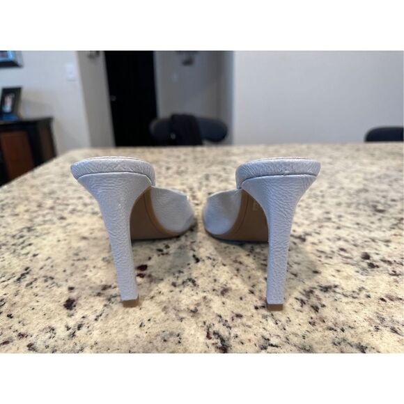 DKNY Women's Open Pump Sandal Heeled, Grainy PANTENT Halogen Square Toe ANYA - Picture 3 of 8